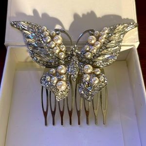 Bridal/Prom/Wedding/Party Austrian Crystal & pearls Butterfly Hair Comb